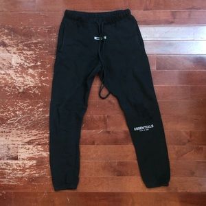 Essential joggers
